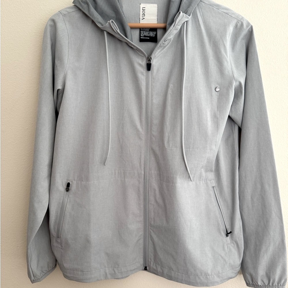 Vuori Women’s Gray Outdoor Trainer Shell Lightwei… - image 1